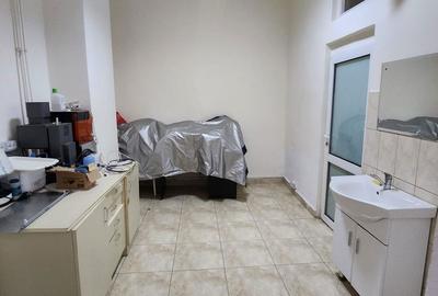 Spațiu comercial, de 71 mp, în Central - 9