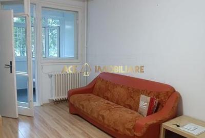 Garsonieră în Titan - 2