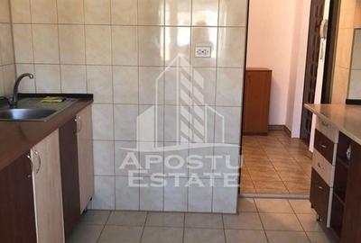 Apartament cu 3 camere,renovat zona Lunei - 3
