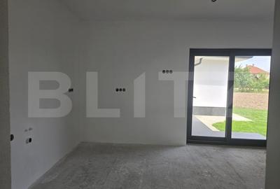 Casa 2 camere, 120 mp -7.8 ari teren . Lazuri - 7