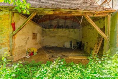 Casă cu 4 camere cu Teren 1642 Mp în Hoghiz - 1