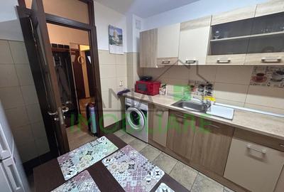 Apartament cu 3 camere decomandat, mobilat în Tractorul
