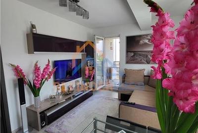 Apartament de vanzare cu 3 camere in zona Trapezului - 2