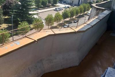 Apartament cu 3 camere semidecomandat în Central - 1