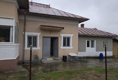 Casa cu Teren intravilan 1500 mp, Centrala termica, Poiana Lacului - 60.000 € - 2