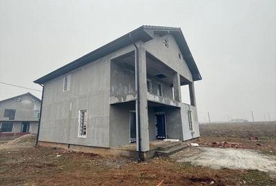 Casă cu Teren 500 Mp în Central - 1
