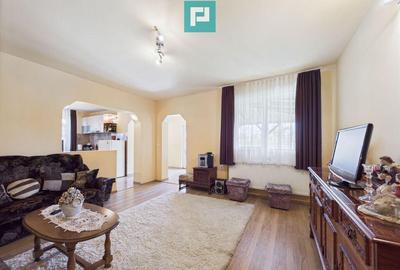 Vila cocheta 4 camere P+M in Munar - 2