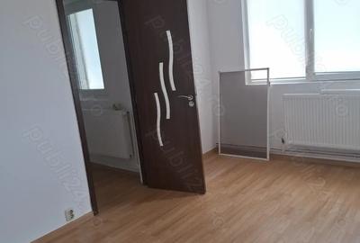 Apartament de vanzare - 4