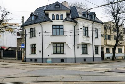 Casă individuală cu 14 camere cu Canalizare în Ferdinand - 1