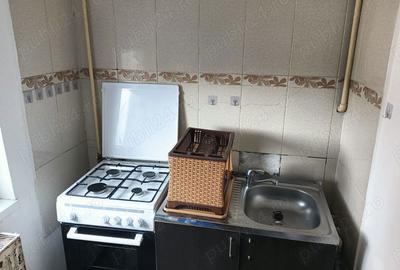 Garsonieră decomandată în Central - 9