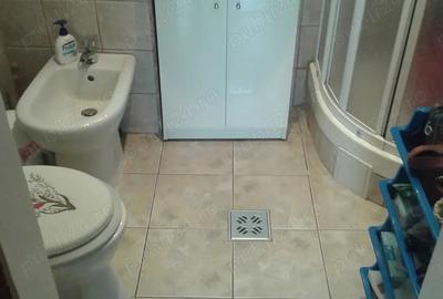 Casa cu arhitectura deosebita ,zona buna pentru birouri - 1