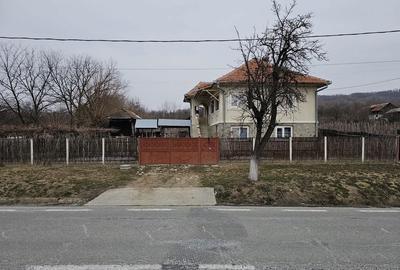 Casă cu 4 camere în Bumbești-Pițic - 2