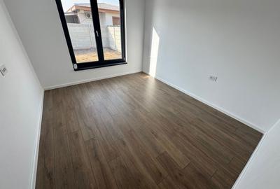 Casă individuală cu 4 camere cu Canalizare în Tunari - 9