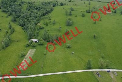 Teren intravilan de 3200 mp, în Barcani - 2