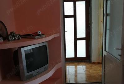 Casă cu 5 camere cu Teren 2500 Mp în Plopeni - 2