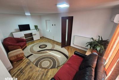 Apartament cu 3 camere decomandat în Central - 1