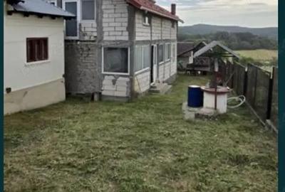 Casă cu 5 camere cu Teren 3650 Mp în Sutești - 9