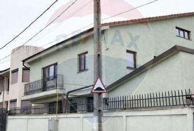 Casă / Vilă cu 5 camere de închiriat în zona Palazu Mare - 6