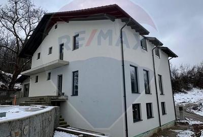Casă cu 6 camere cu Teren 822 Mp în Central - 16