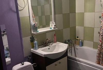 Decomandat cu 2 balcoane,in bloc de caramida cu garaj - 1