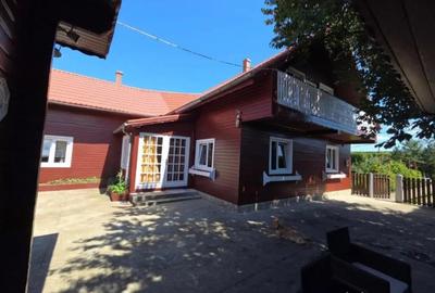 Casă cu 7 camere cu Teren 3300 Mp în Dornești - 1