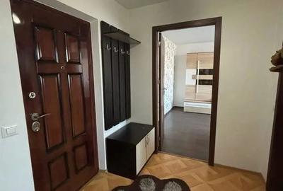 De inchiriat apartament cu 2 camere, zona centrala, mobilat ?i utilat, 300 euro - 7