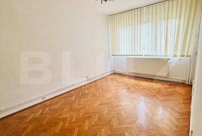 Apartament cu 4 camere, decomandat, cu garaj, zona Medicina - 9