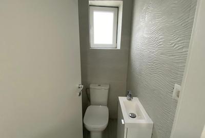 Apartament cu 3 camere semidecomandat în Central - 1