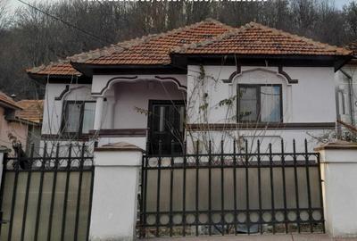 Casa situata in Oras Tismana - Isvarna - 2