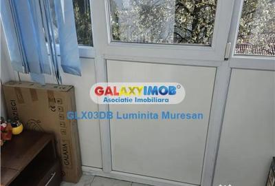 Apartament cu 2 camere decomandat în Micro 5 - 6