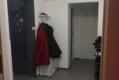 Apartament cu 3 camere semidecomandat în Central - 1