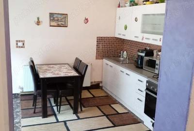 Casă cu Teren 280 Mp în Central - 2