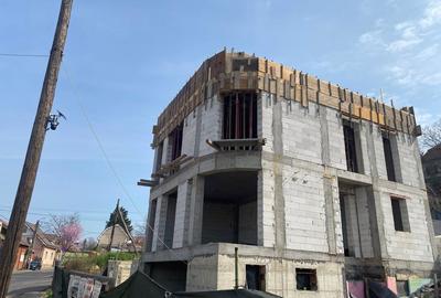 Casă cu 4 camere în Central - 2