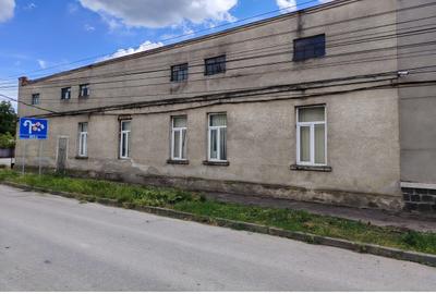 Casă cu 8 camere cu Teren 385 Mp în Central - 2