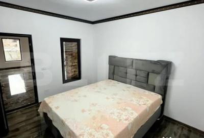 Casă cu 7 camere cu Teren 600 Mp în Central - 2