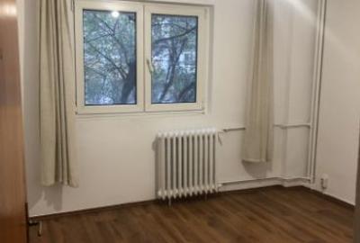 Casa batraneasca de vanzare - 1