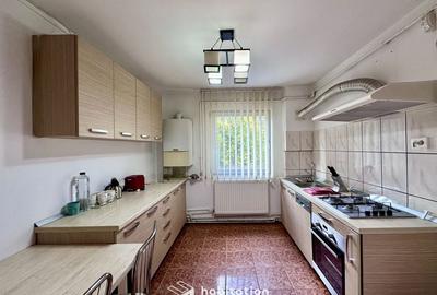 Apartament decomandat 4 camere de închiriat – zonă Medicina/Prefecturǎ - 2