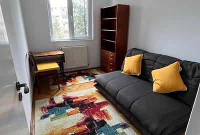 Apartament cu 3 camere decomandat în Astra