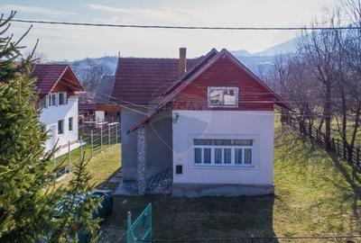 Casă cu 6 camere cu Teren 1915 Mp în Bran - 4