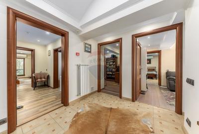 Vilă cu parc, piscină, jacuzzi și foișor, panouri fotovoltaice - 25