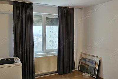 Ap 4 cam modificat in 3, Bl Basarabia, Stadionul Grand Arena, etaj 7 8 bloc 1982 - 13