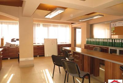 Spațiu comercial, de 170 mp, în Central - 10