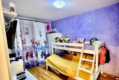 Apartament de vanzare, cu 2 camere, decomandat, etaj 7/8, zo - 2