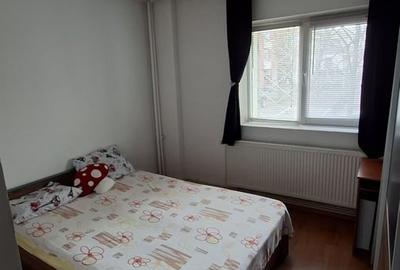 Apartament cu 3 camere decomandat în Rahova - 2