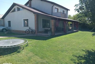 Casă cu 4 camere în Smârdan - 10