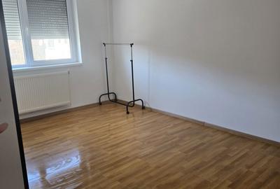 Apartament cu 2 camere decomandat în Doicești - 8