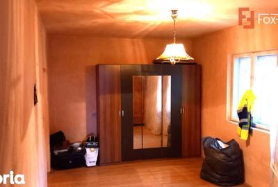 Casă cu 7 camere cu Teren 1458 Mp în Lenauheim - 5