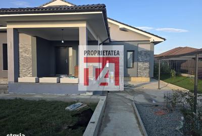 Casă cu 4 camere cu Teren 6.5 Mp în Central - 6