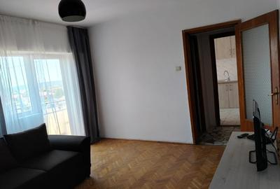 3 camere decomandate , Ciuperca