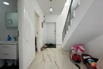 Casă cu 3 camere cu Canalizare în Dobroești - 4